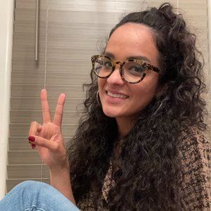 Meet your Posher, Raquel